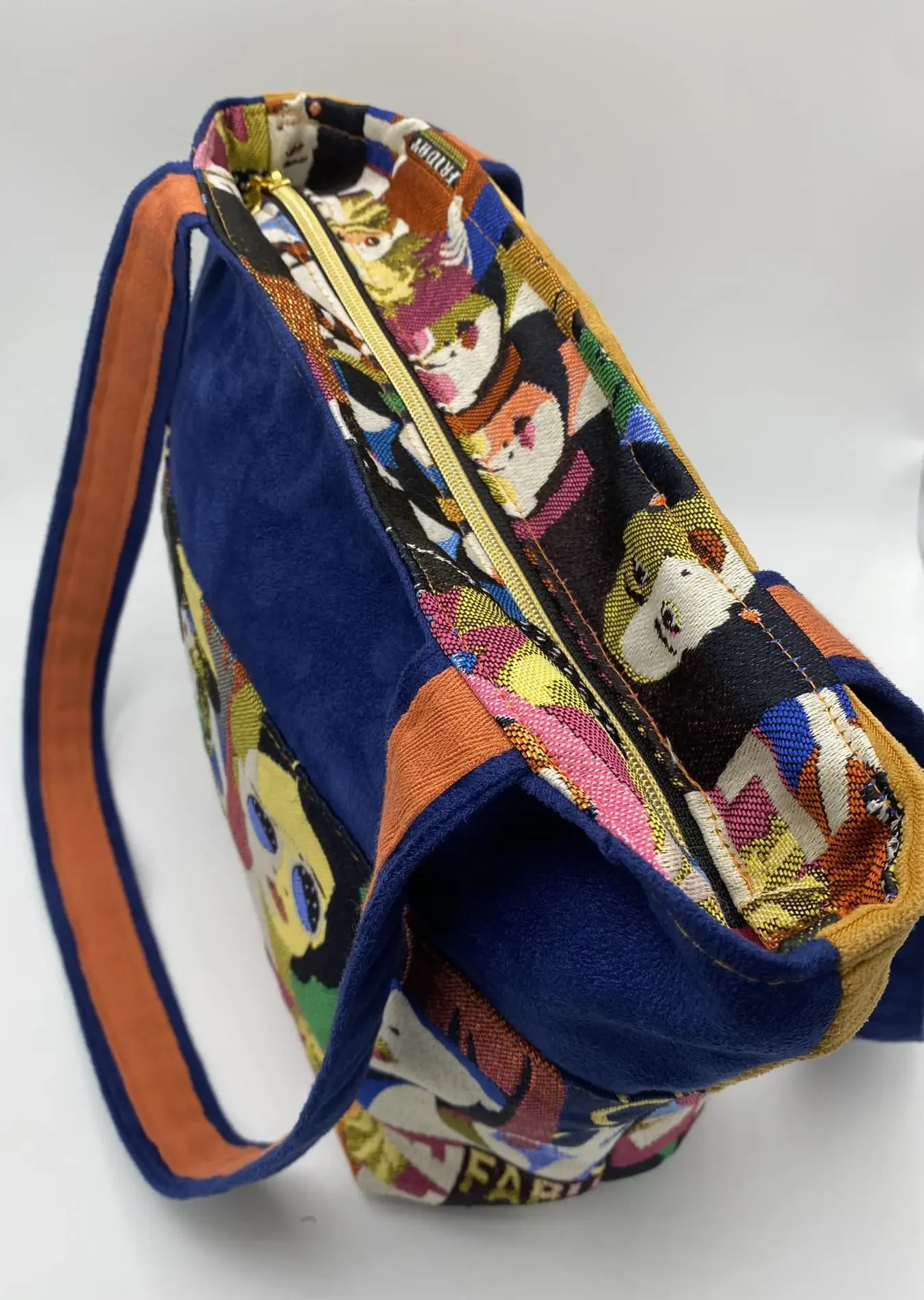 Sac zippé Jacquard visages