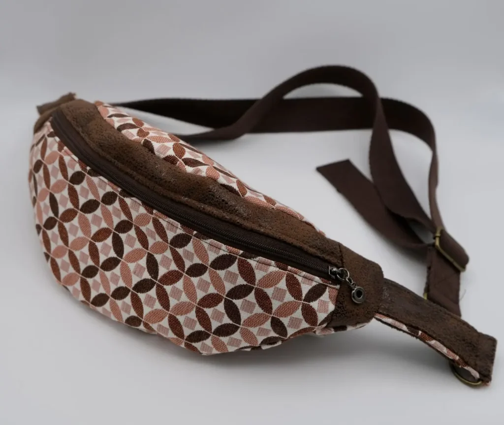 Sac Banane Jacquard géométrie avec mousquetons