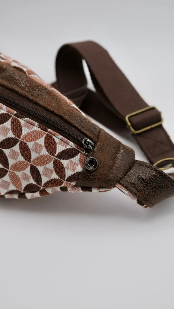 Sac Banane Jacquard géométrie avec mousquetons