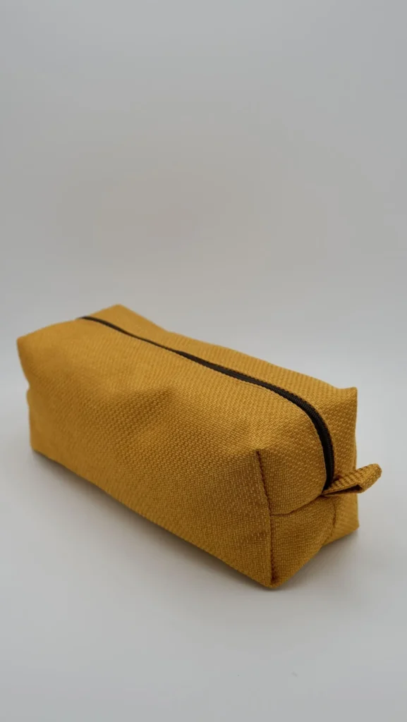 TROUSSE JAUNE STYLOS DOUBLURE TISSU ENFANT