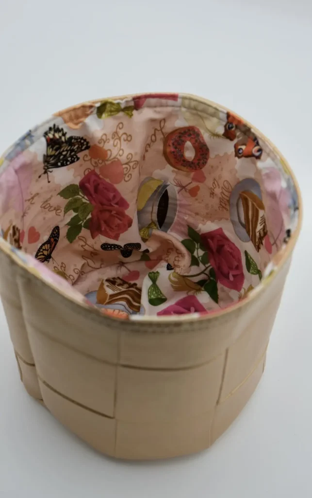 Panière Simili dorée carrée doublure coton suisse love gateau