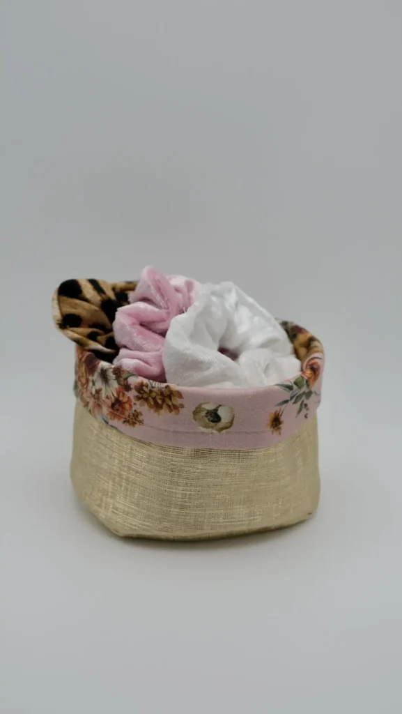 Panière Simili dorée carrée doublure coton suisse love gateau