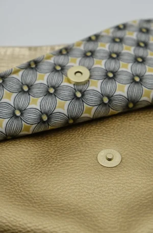 Sac Rabat petit modèle en simili graphique doré – Image 6
