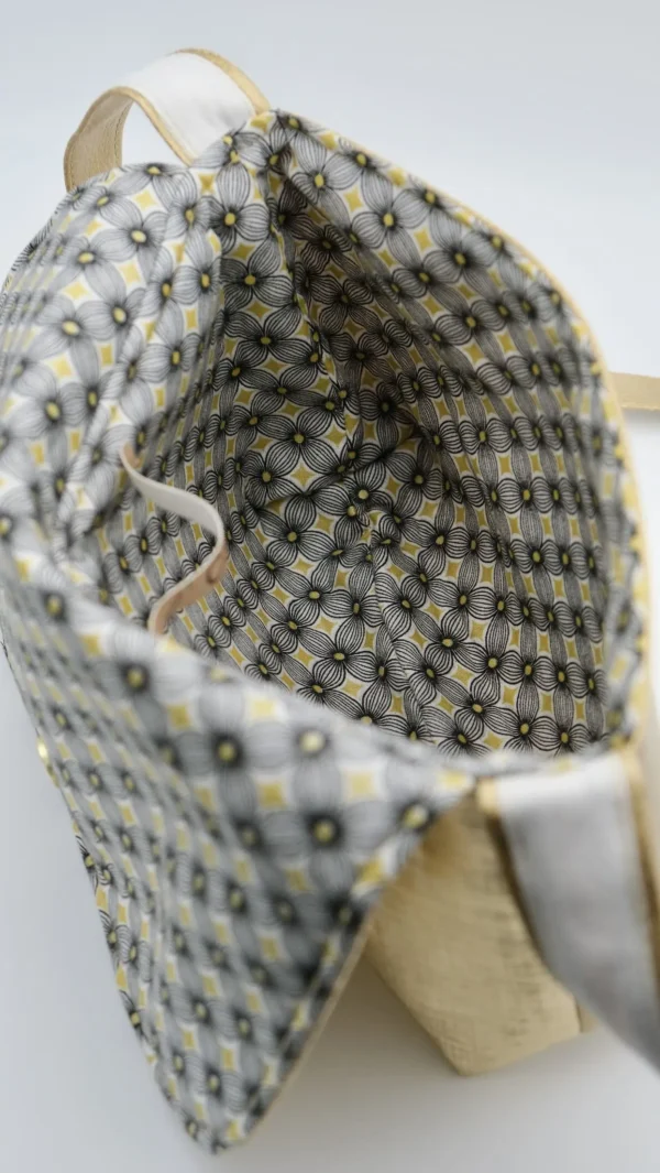 Sac Rabat petit modèle en simili graphique doré – Image 7