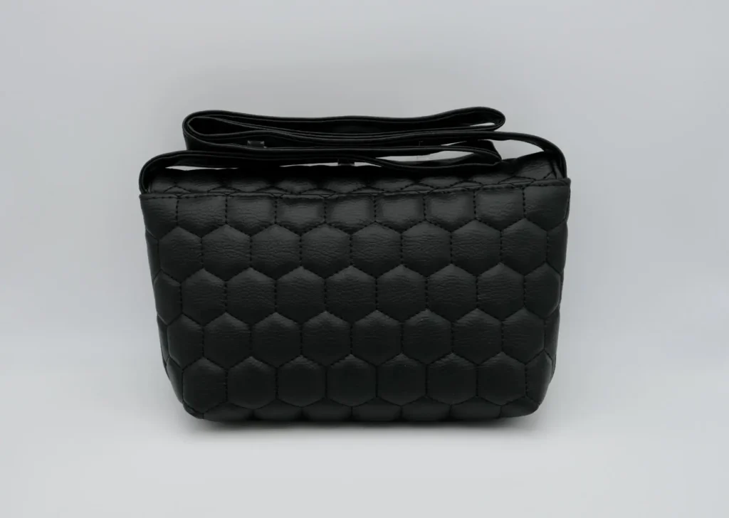 Sac Rabat petit modèle en simili cuir noir relief