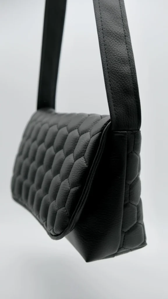 Sac Rabat petit modèle en simili cuir noir relief