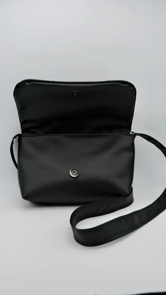 Sac Rabat petit modèle en simili cuir noir relief