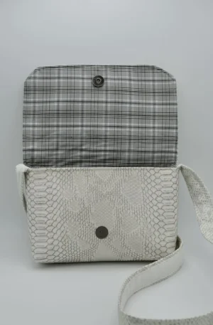 Sac Rabat petit modèle en simili cuir croco gris clair blanc – Image 5