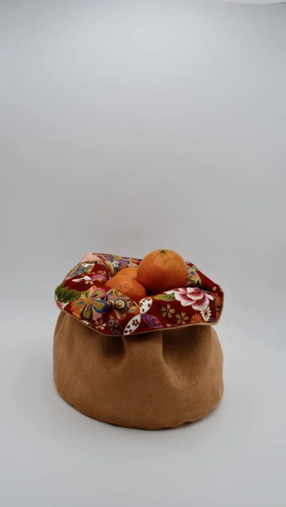 Panière Suédine et tissu provenance Japon ton rouge