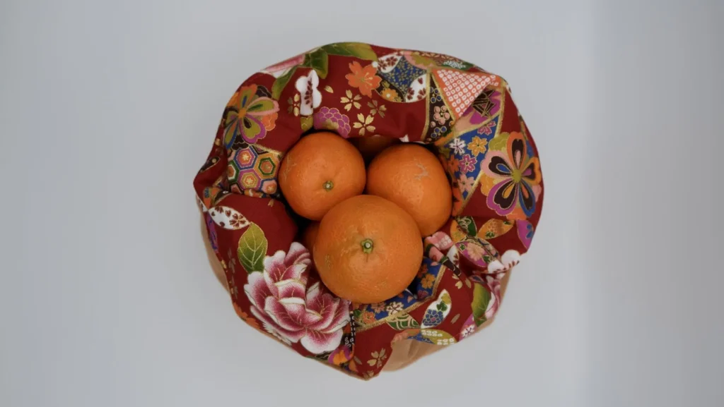 Panière Suédine et tissu provenance Japon ton rouge