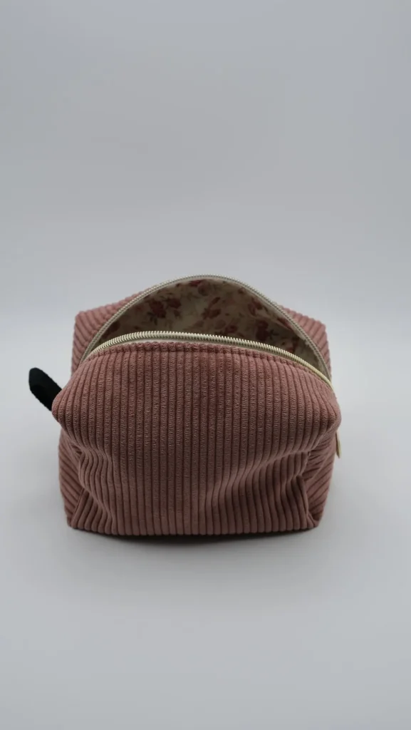 Trousse Modèle Mini, en velours moyennes cotes, saumon