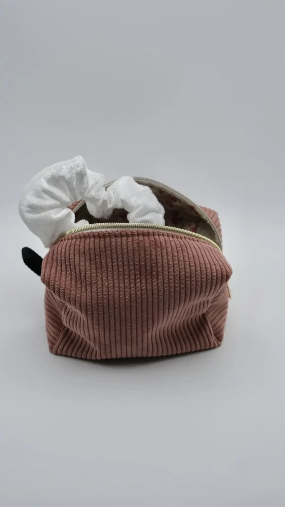 Trousse Modèle Mini, en velours moyennes cotes, saumon
