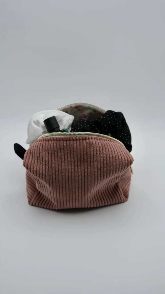 Trousse Modèle Mini, en velours moyennes cotes, saumon