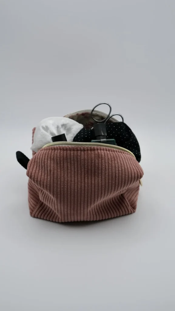 Trousse Modèle Mini, en velours moyennes cotes, saumon