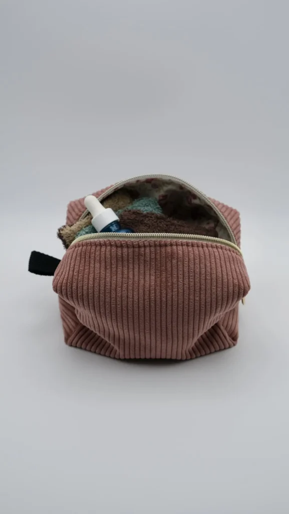 Trousse Modèle Mini, en velours moyennes cotes, saumon