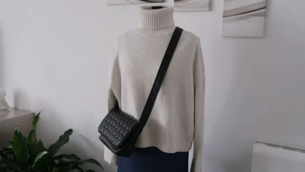 Sac Rabat petit modèle en simili cuir noir relief – Image 8