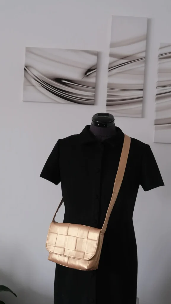 Sac Rabat petit modèle en simili cuir carré doré