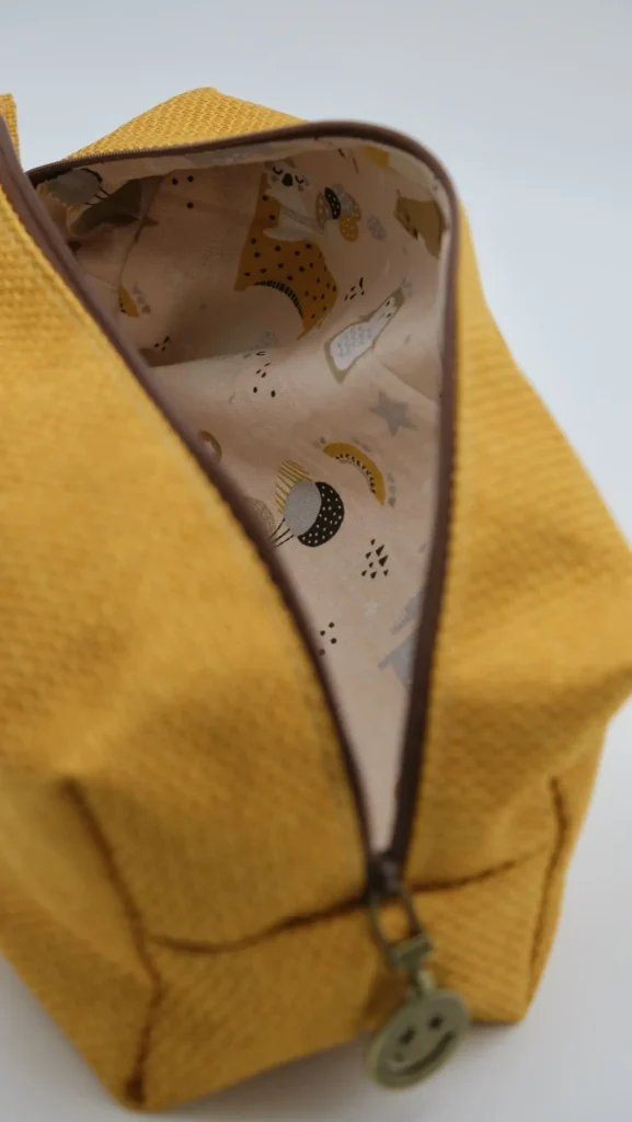 Trousse jaune Modèle Smiley
