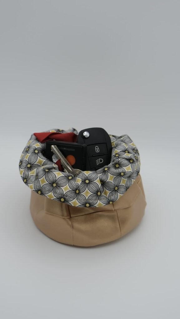 Panière Simili dorée carrée doublure floral géo doré