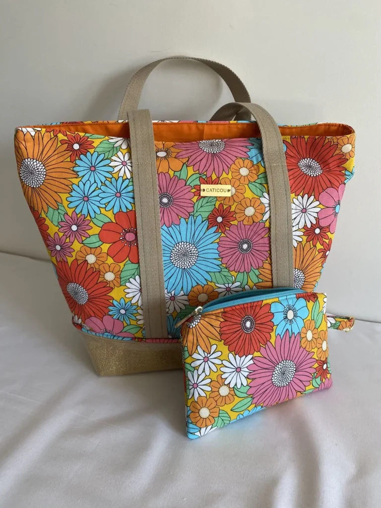 Pochette de rangement Ibiza sur fond jaune avec ganse en métal