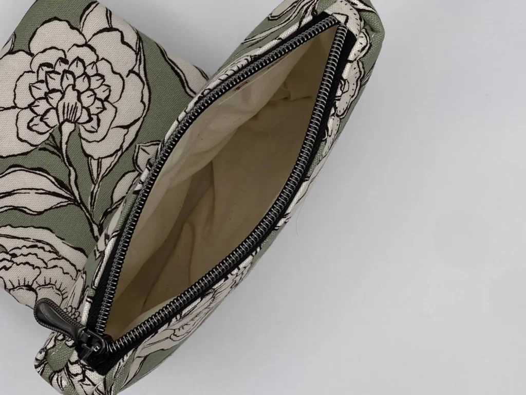 Pochette de rangement Ibiza vert amande avec ganse en métal