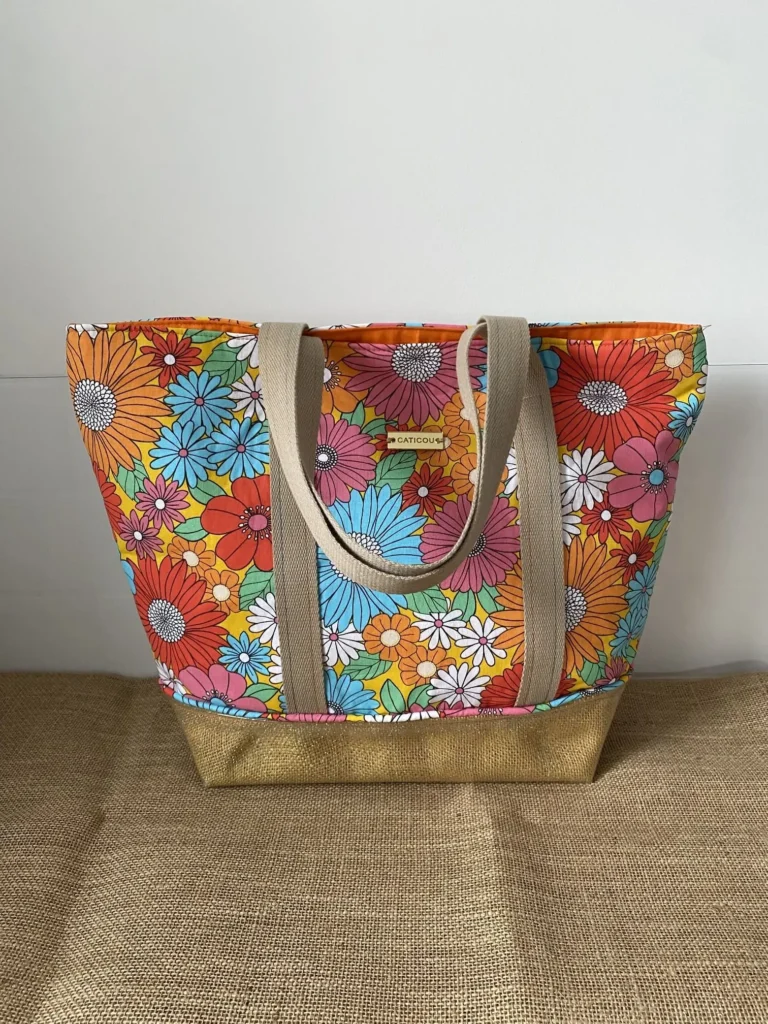 Sac Modèle Ibiza à fleurs sur fond jaune