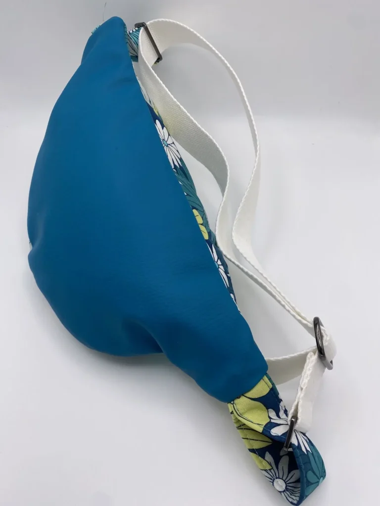 BANANE MODELE MARIE FLEURS IBIZA SUR FOND BLEU PETROLE