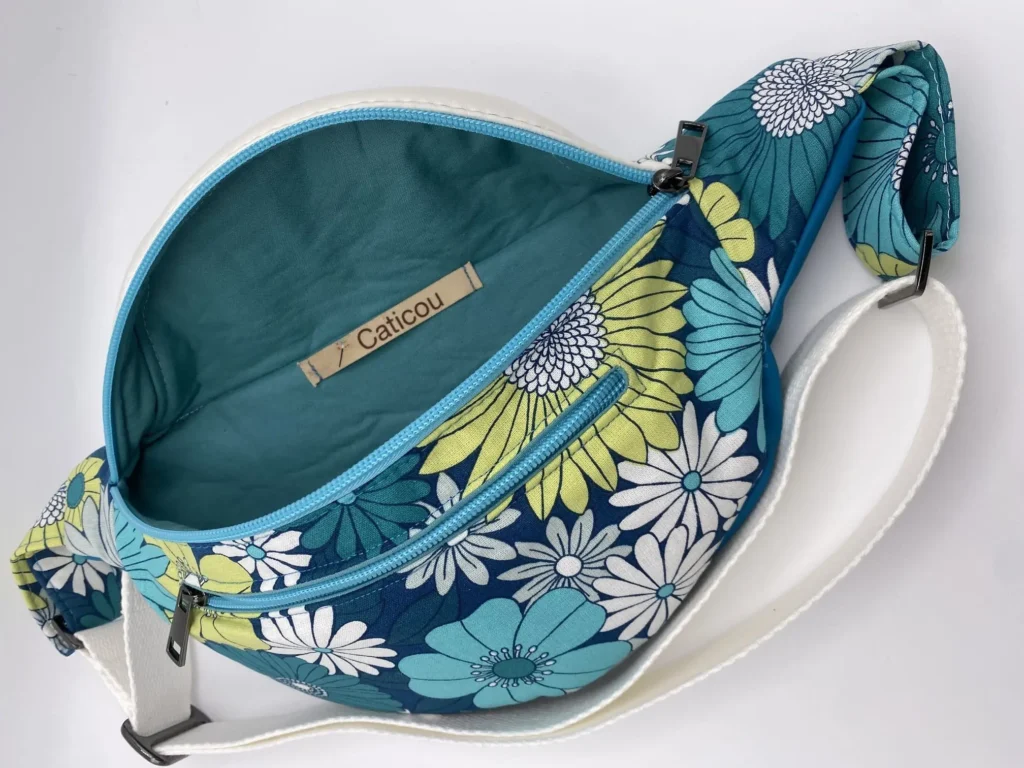 BANANE MODELE MARIE FLEURS IBIZA SUR FOND BLEU PETROLE