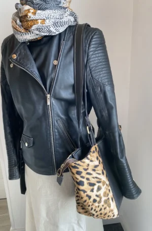 SAC ZIPPE LE GRAND CHIC SIMILI LEOPARD