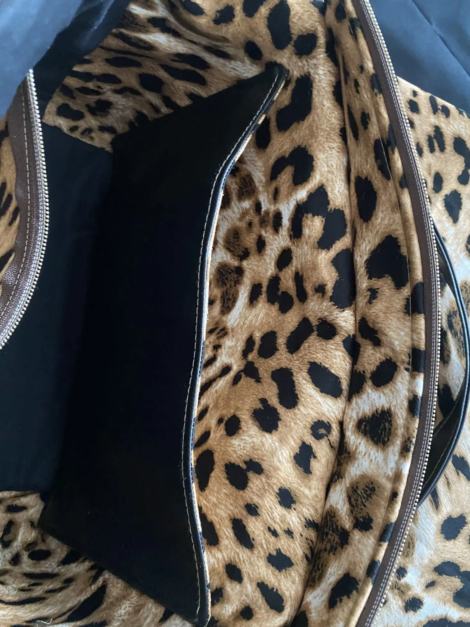 SAC ZIPPE LE GRAND CHIC SIMILI LEOPARD