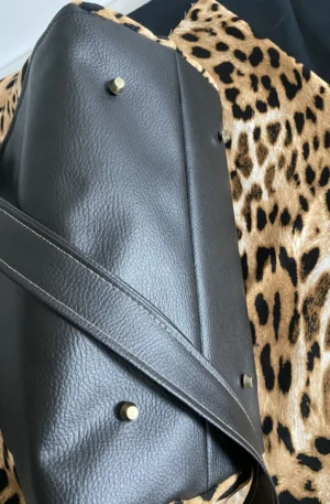 SAC ZIPPE LE GRAND CHIC SIMILI LEOPARD