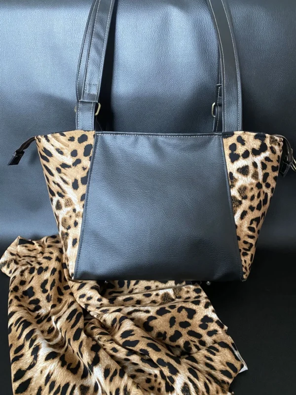 Sac Zippé modèle Le grand chic Simili Cuir léopard – Image 10
