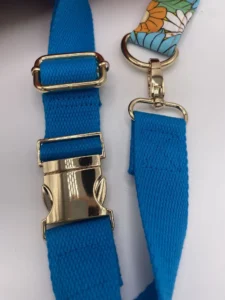 BOUCLES MOUSQUETONS EPAIS ET CLIP 32mm