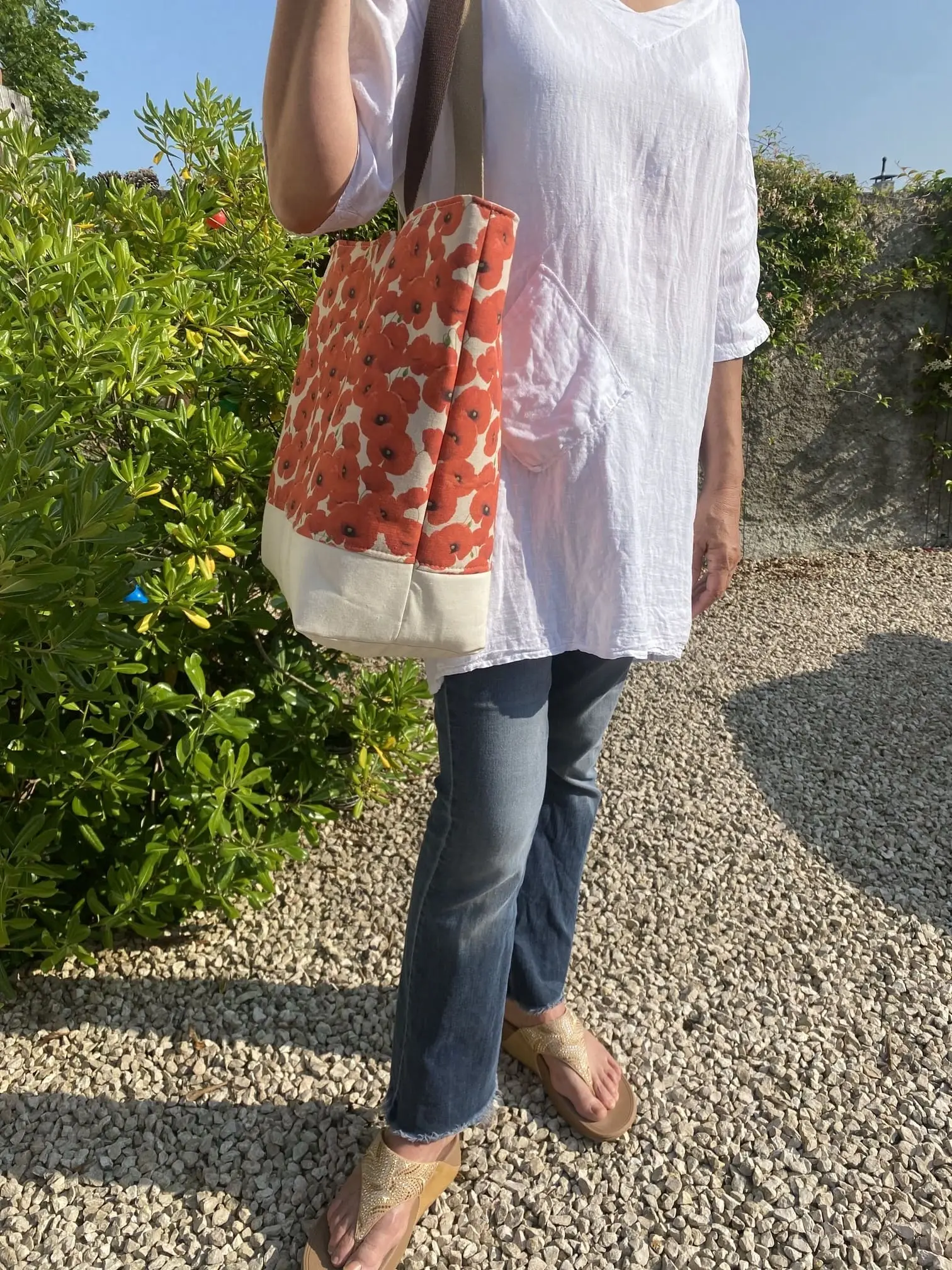 SUNNY BEIGE ET COQUELICOTS