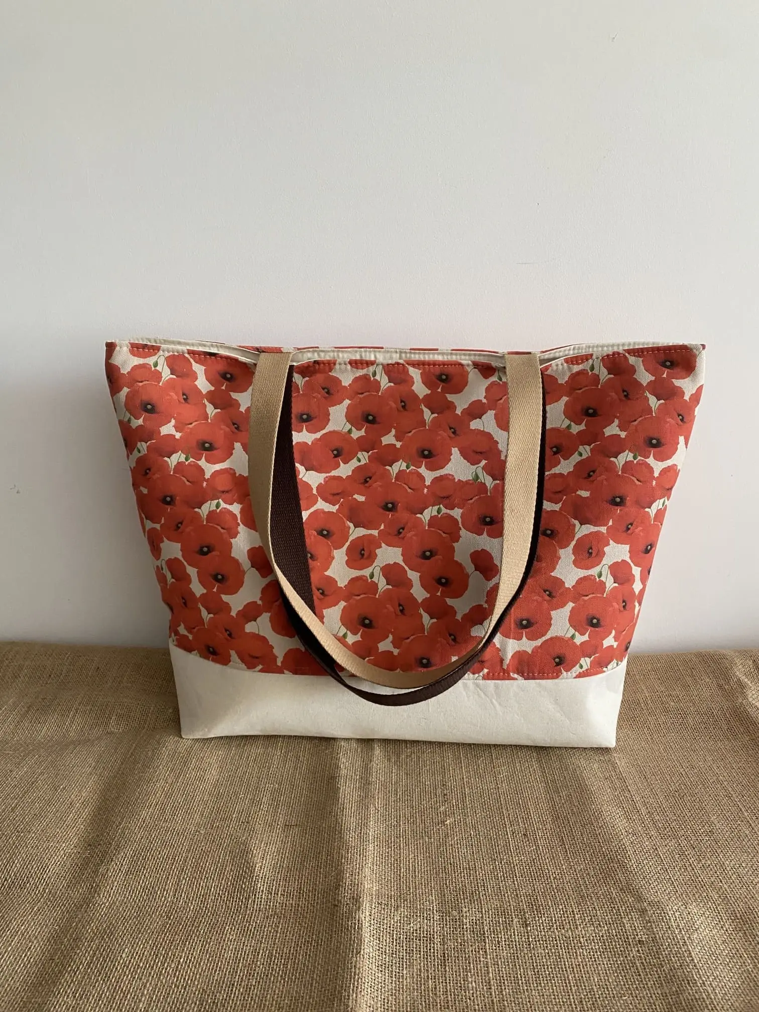 SUNNY BEIGE ET COQUELICOTS