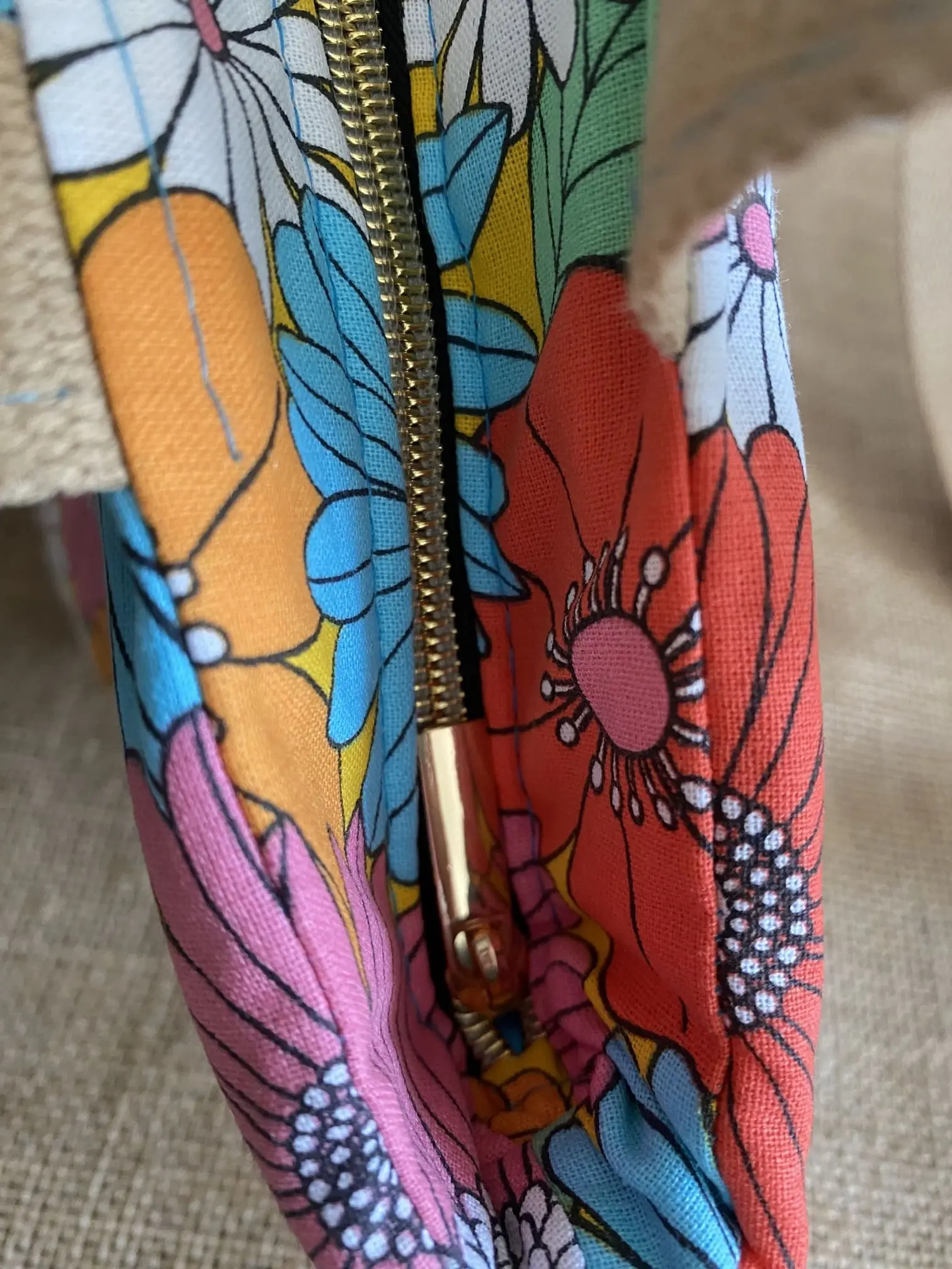 SAC ZIPPE IBIZA SUR FOND JAUNE MODELE TRANQUILLE