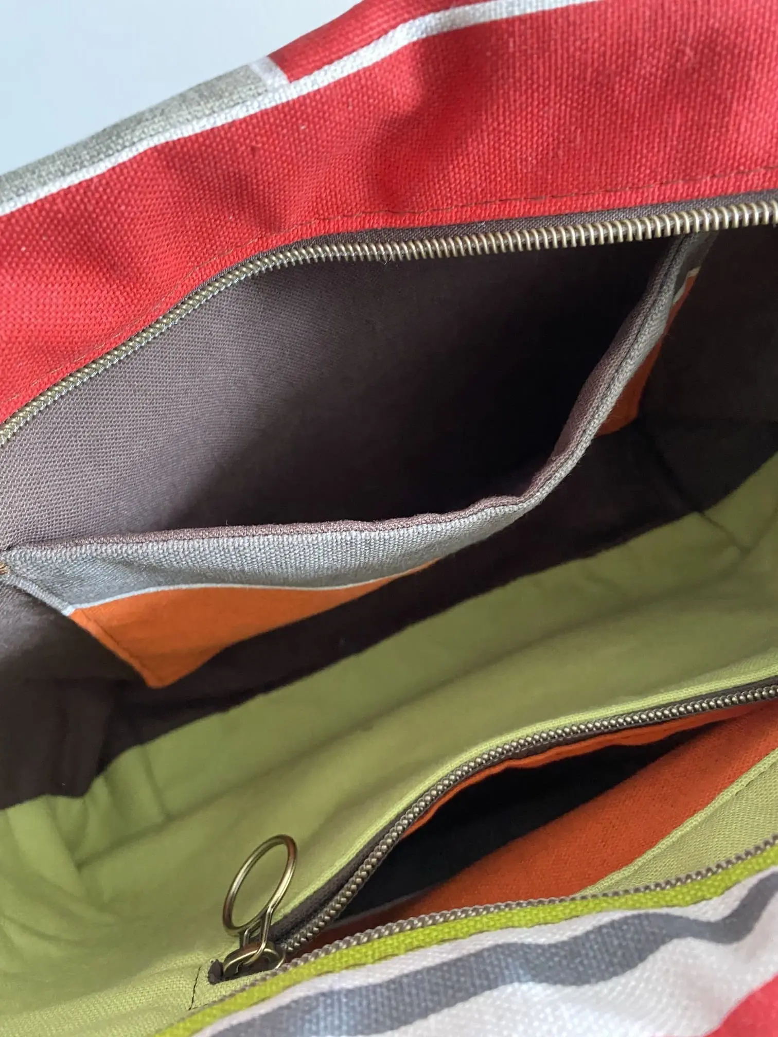 SAC MODELE TRANQUILLE BASQUE ROUGE GRIS