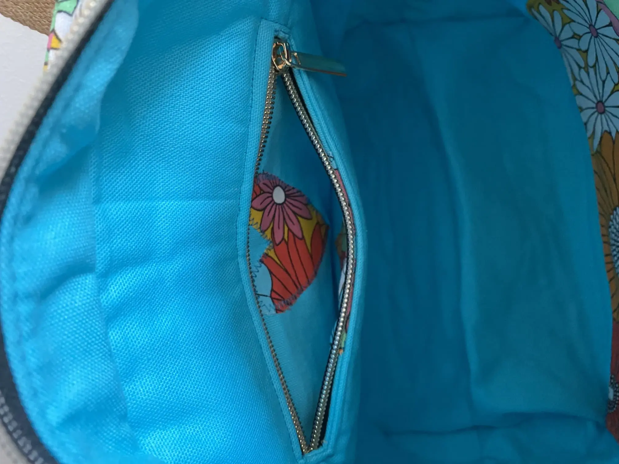 SAC ZIPPE IBIZA SUR FOND JAUNE MODELE TRANQUILLE
