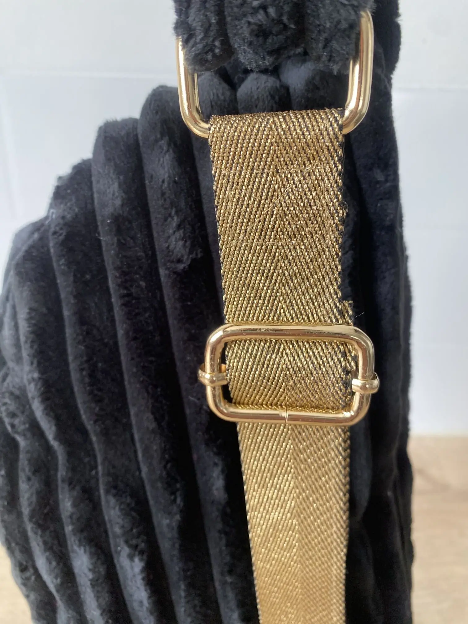 BANANE VELOURS TRES GROSSES COTES NOIRES