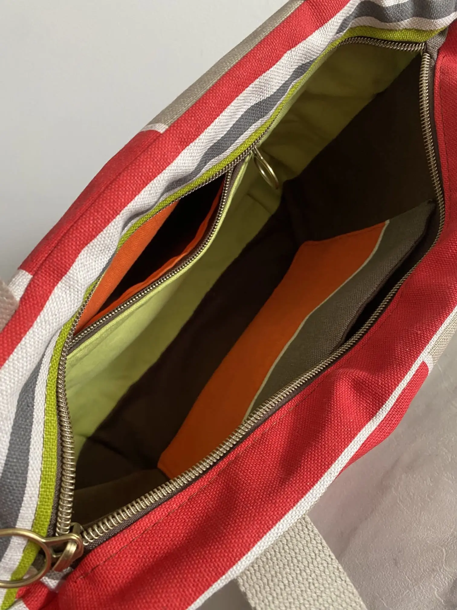SAC MODELE TRANQUILLE BASQUE ROUGE GRIS