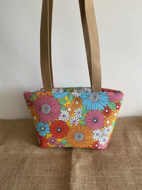 SAC ZIPPE IBIZA SUR FOND JAUNE MODELE TRANQUILLE