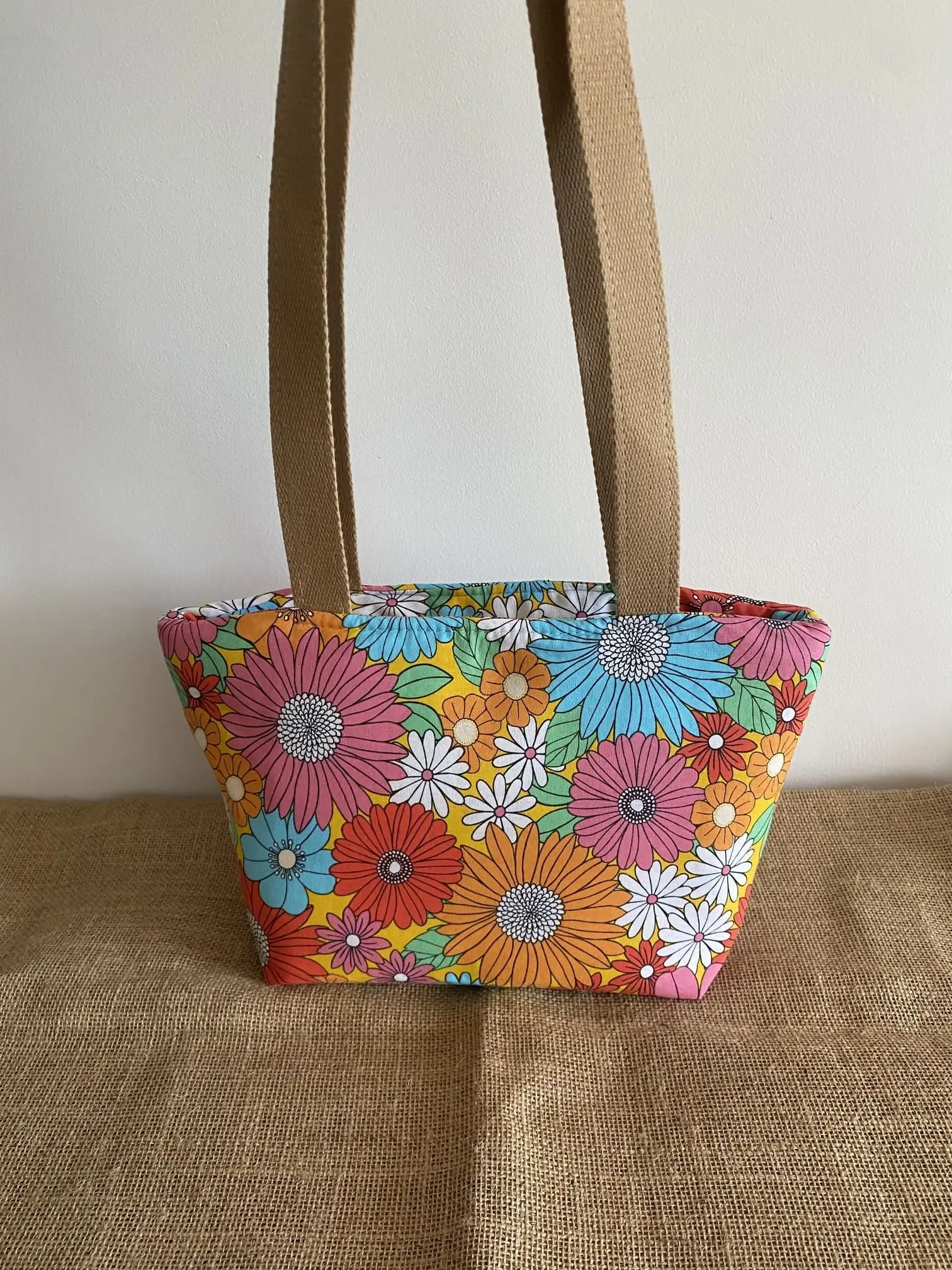 SAC ZIPPE IBIZA SUR FOND JAUNE MODELE TRANQUILLE