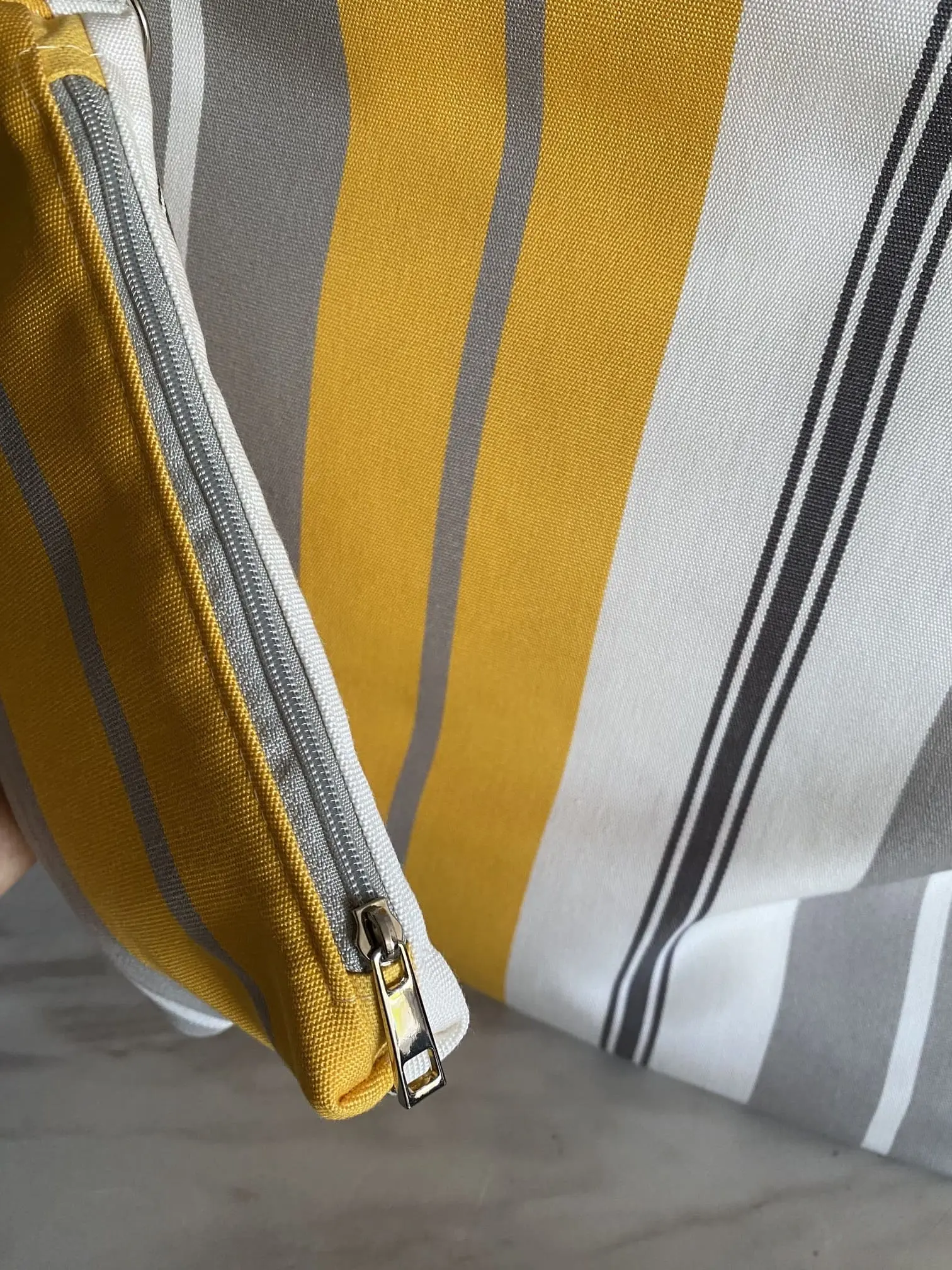 MODELE SUNNY RAYURES JAUNES SAC ETE