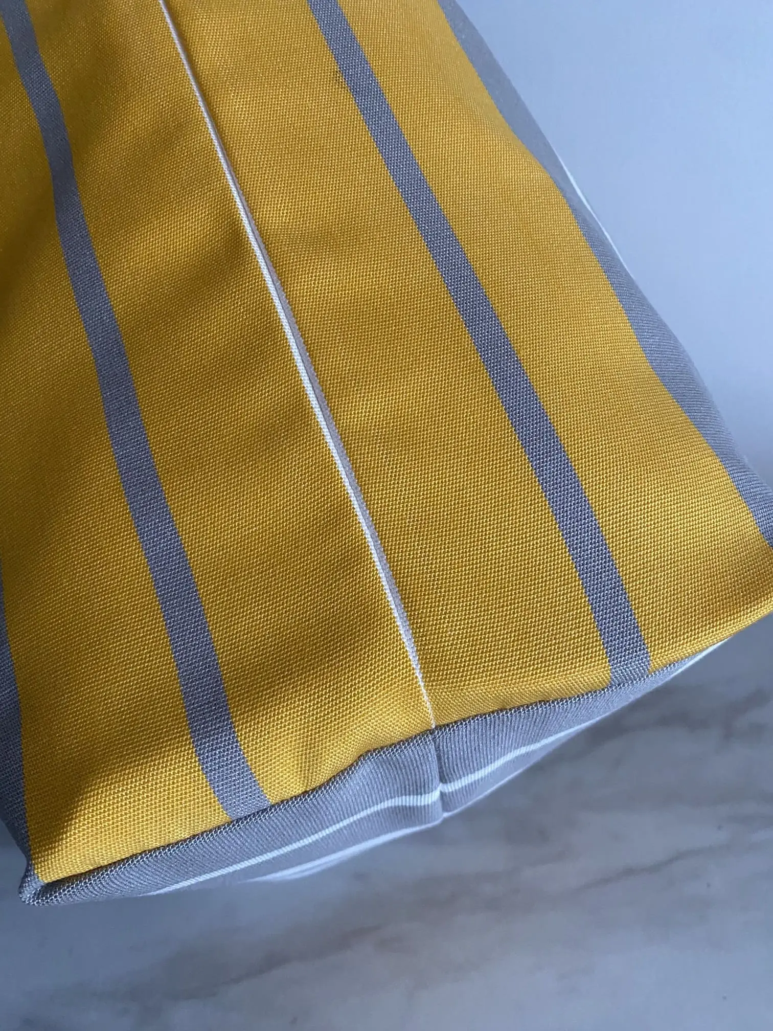 MODELE SUNNY RAYURES JAUNES SAC ETE