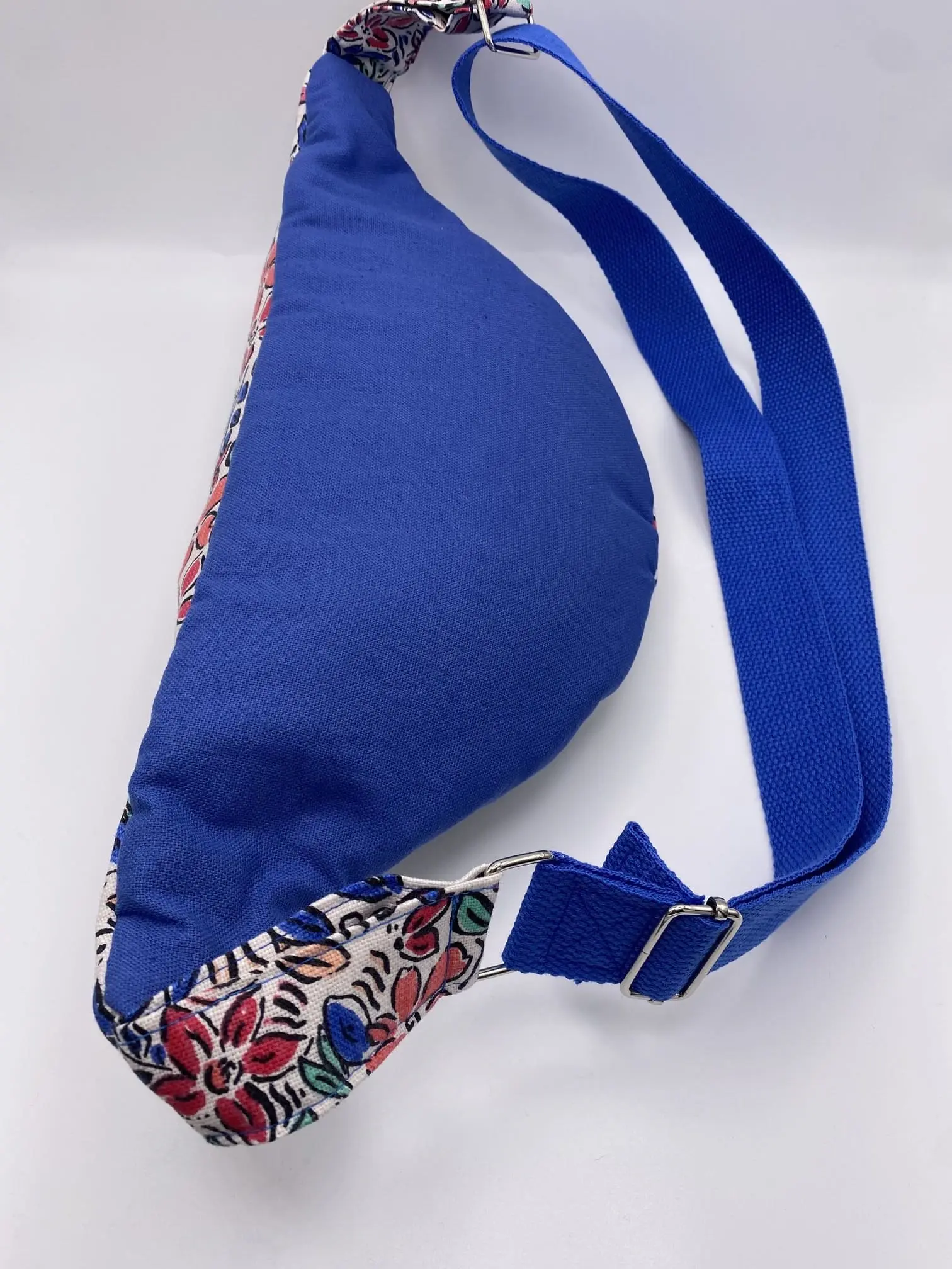 SAC BANANE AQUARELLE BLEURS BLEU