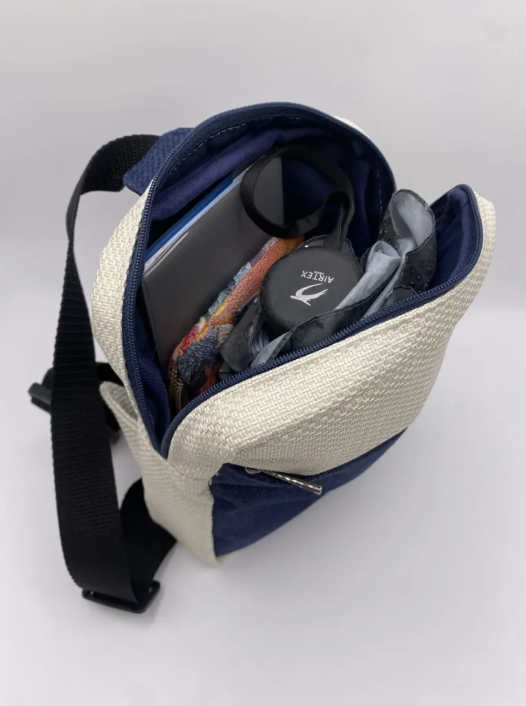 SACOCHE HOMME SOBREIETE BLEU BEIGE