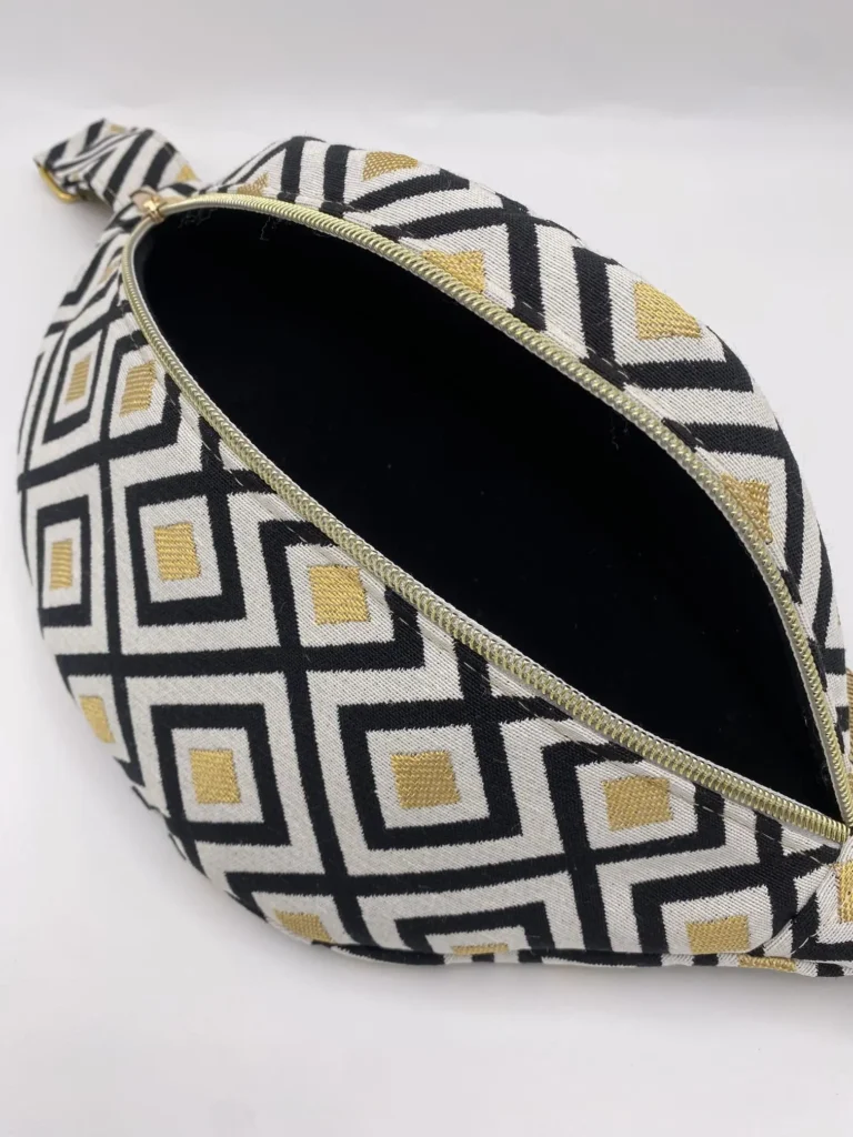 SAC BANANE JACQUARD LOSANGES NOIR ET DORE SANGLE DOREE