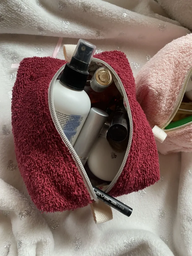 Trousse Moyen Modèle, en éponge fushia