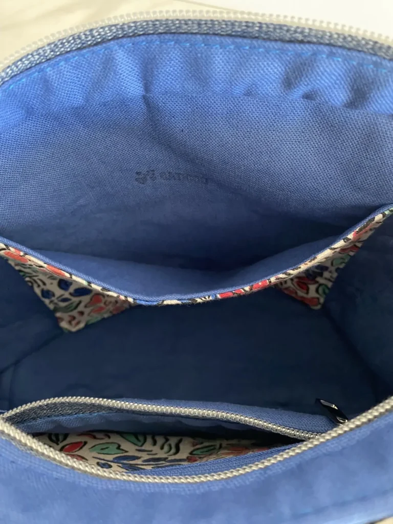 SAC ZIPPE AQUARELLE FLEURS BLEU MODELE TRANQUILLE