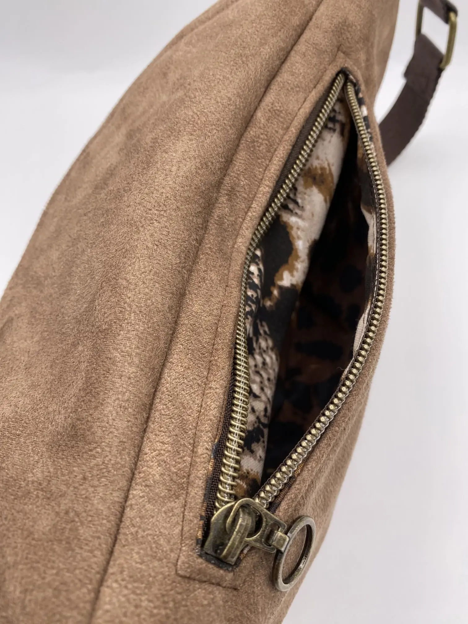 BANANE MARRON POCHE EXTERIEURE